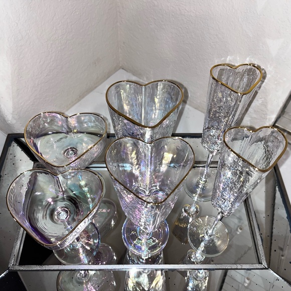 6-PIECE NEW HEART SHAPED IRIDESCENT
MARTINI/WINE/CHAMPAGNE/ GLASSES BUNDLE - Picture 1 of 14